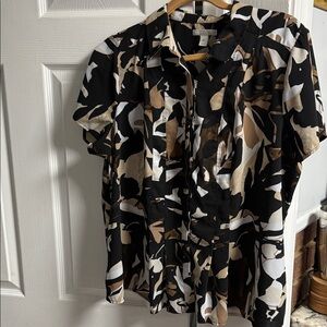 Dana Buchman Black and Tan Patterned Blouse